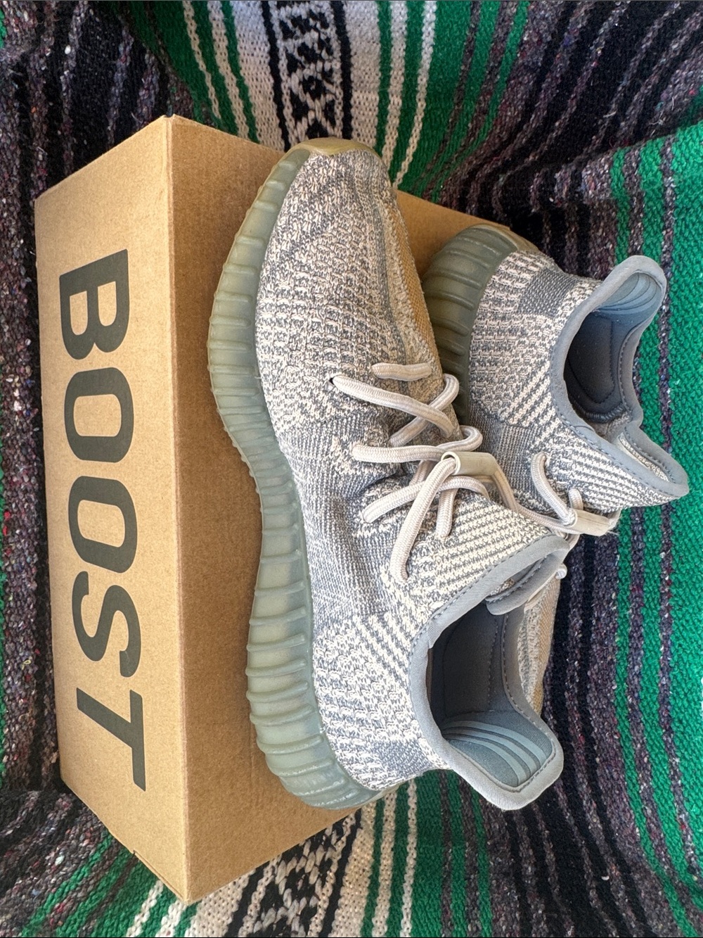 Yeezy Boost 350 V2 - Israfil- 7.5 - Picture 3 of 4